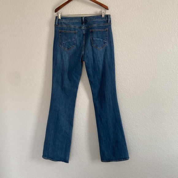 DRIFTWOOD Rosie Medium Wash Slight Flare Jeans
Pintuck Seam. Size 32 - Picture 4 of 11